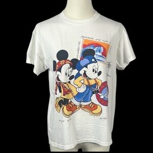 Vintage Disney Mickey and Minnie Mouse Pyramid Vacation Short Sleeve T-Shirt.